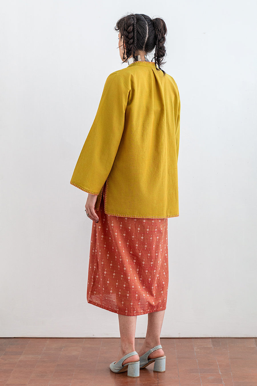 2 PIECE EMBROIDERED JACQUARD SUIT