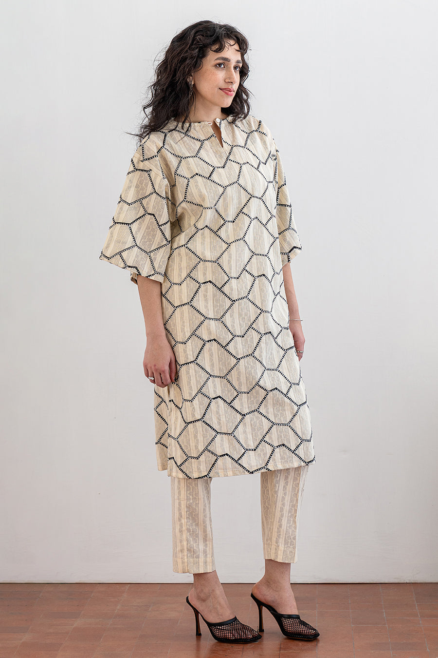 2 PIECE EMBROIDERED LAWN SUIT