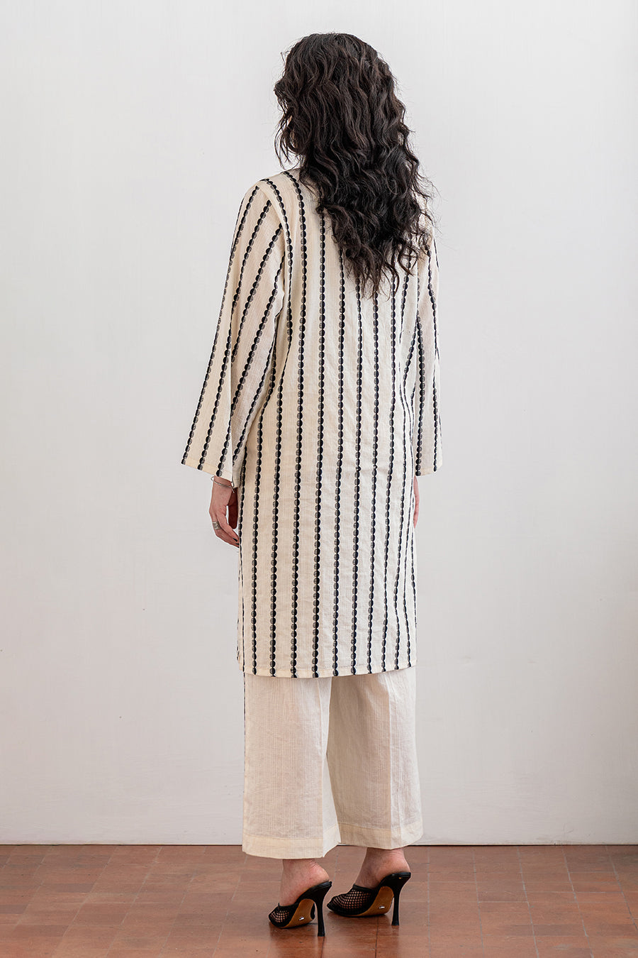 2 PIECE EMBROIDERED LAWN SUIT
