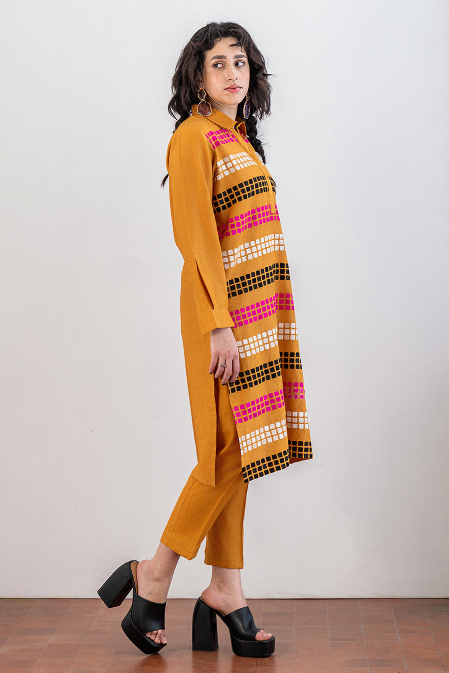 2 PIECE EMBROIDERED LAWN SUIT
