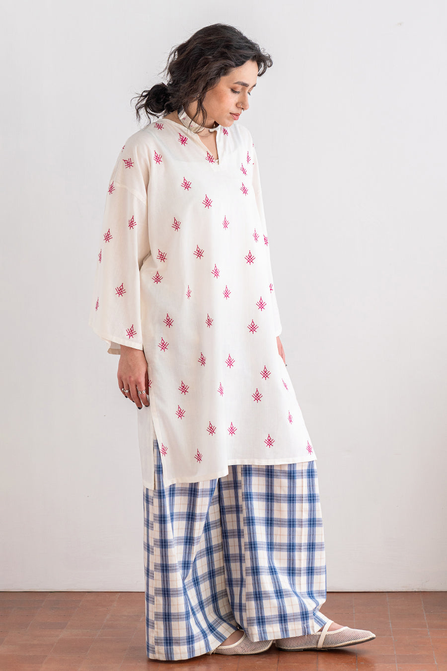 2 PIECE EMBROIDERED LAWN SUIT