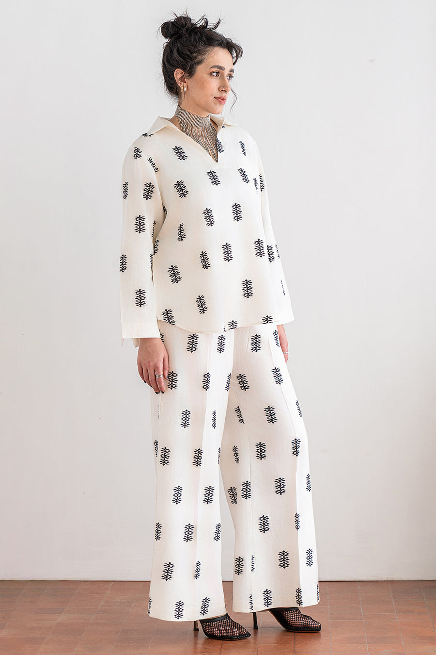 2 PIECE EMBROIDERED LAWN SUIT