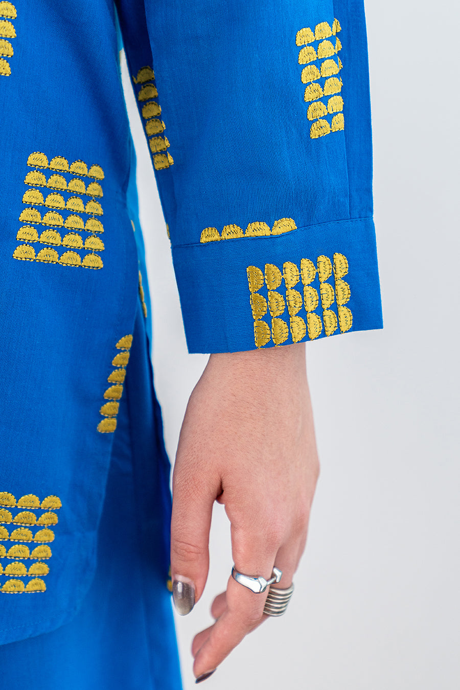 2 PIECE EMBROIDERED LAWN SUIT