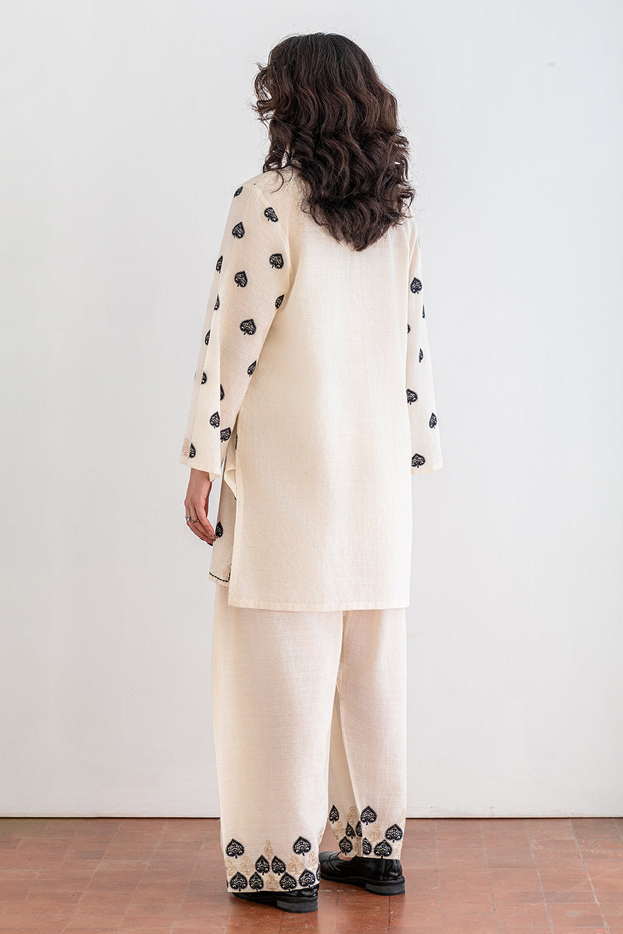 2 PIECE EMBROIDERED SET