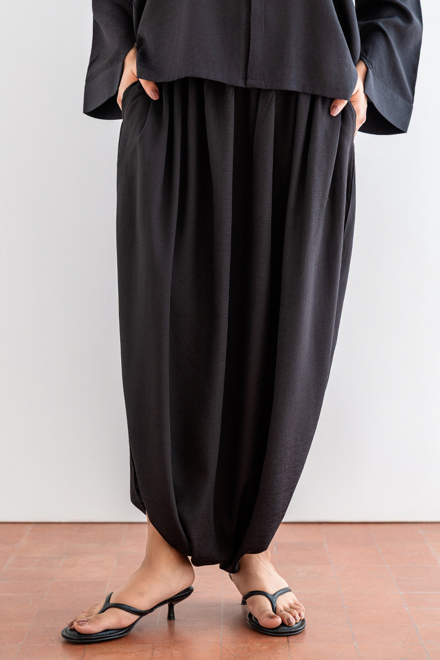 JAPANESE BUTTON TOP