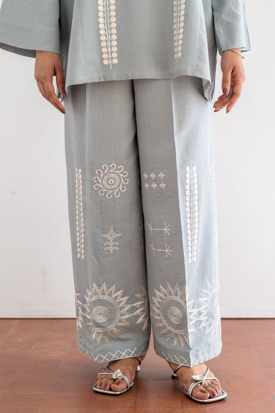 EMBROIDERY SET