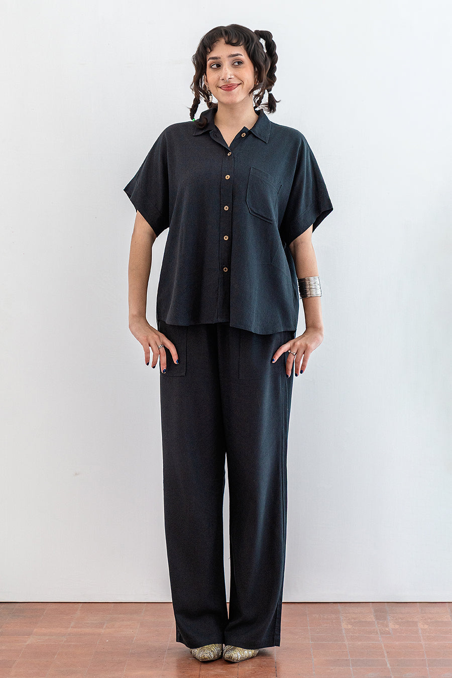 BASIC BUTTON DOWN