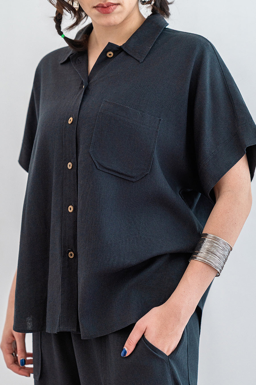 BASIC BUTTON DOWN