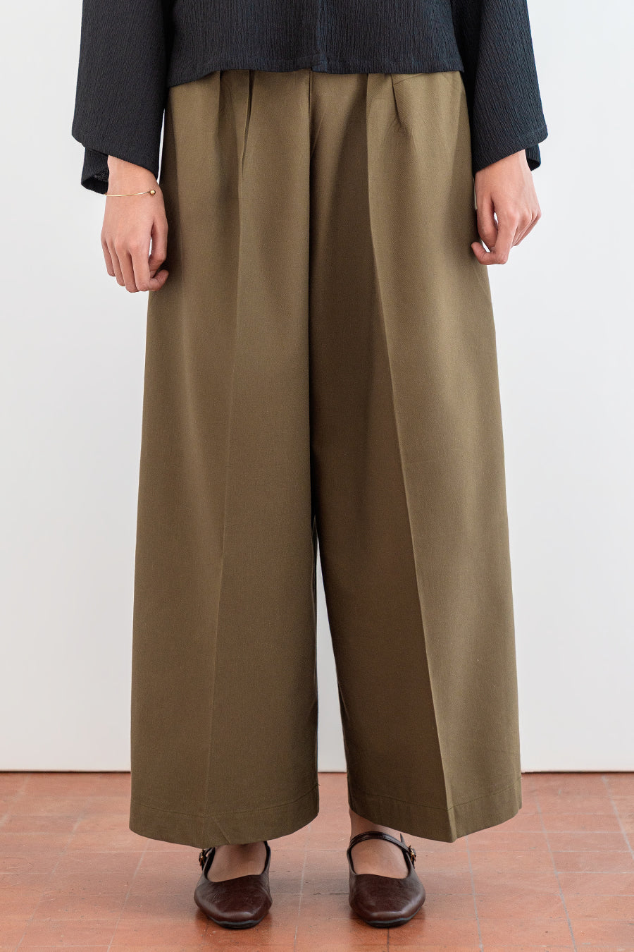 CROPPED PLEATED PANTS