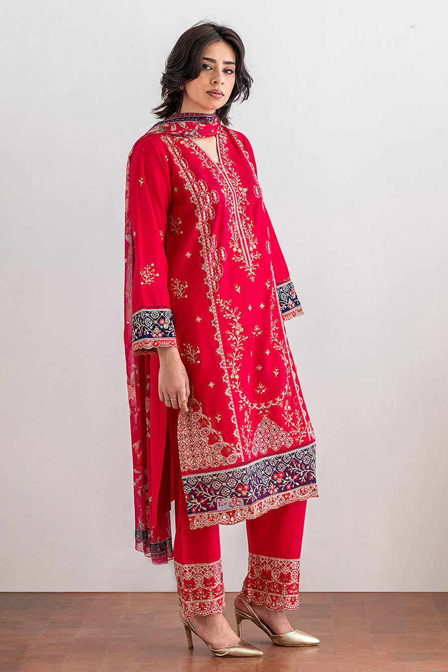 3 PIECE EMBROIDERED SUIT - LUXURY PRET