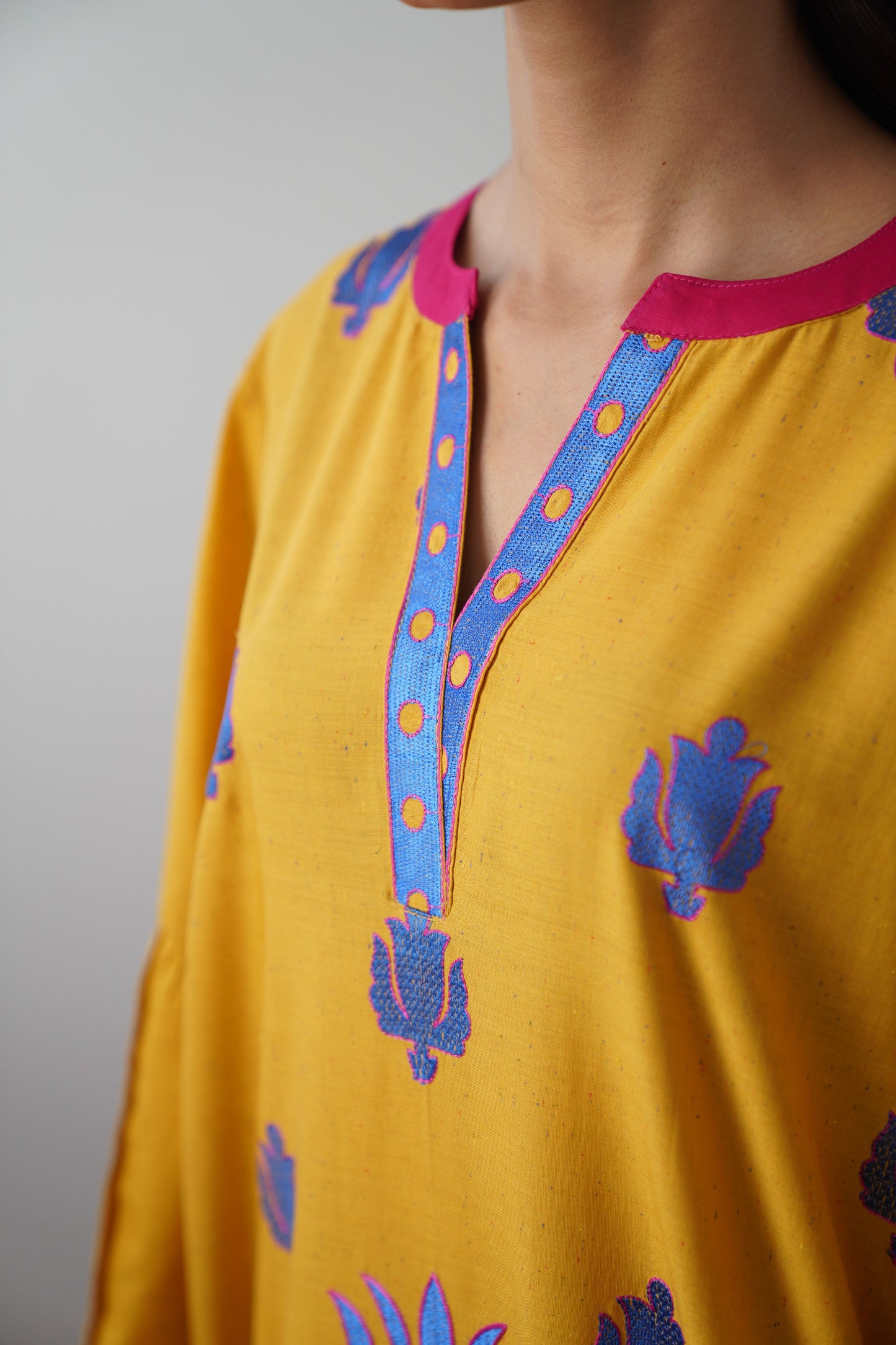 EMBROIDERED SHIRT
