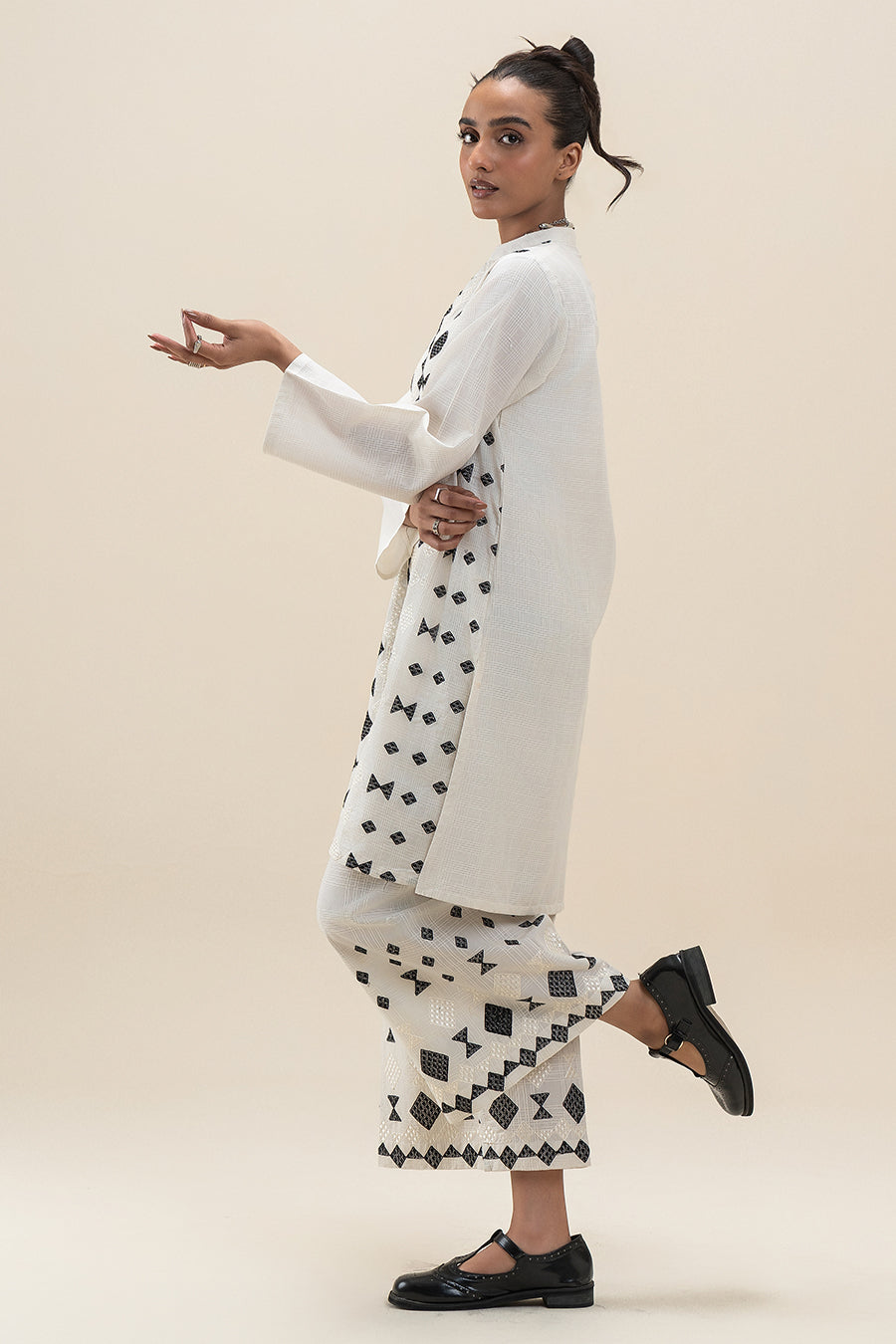 2 PIECE TEXTURED LAWN SUIT