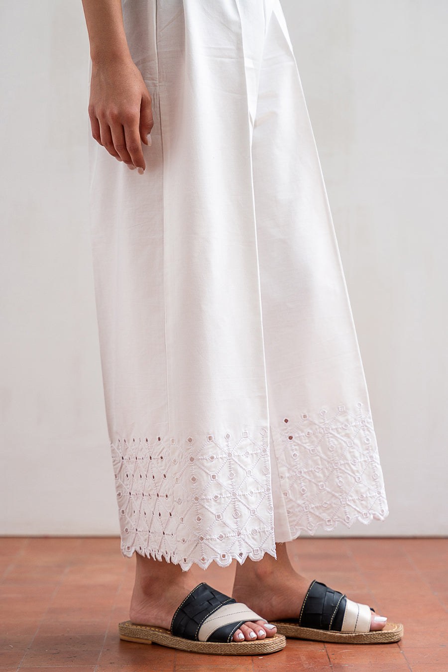 EMBROIDERED PANTS