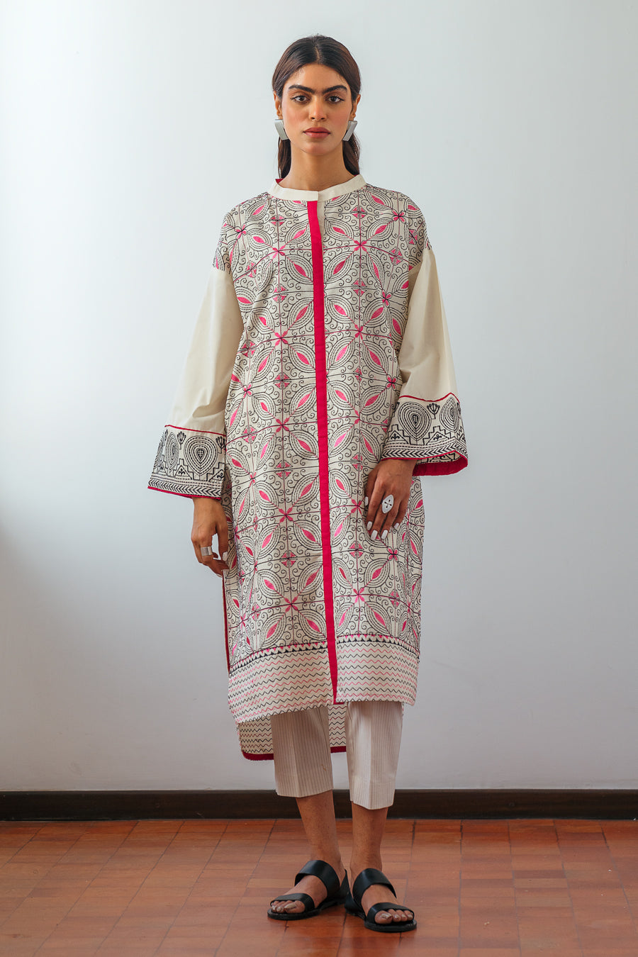 EMBROIDERED SHIRT