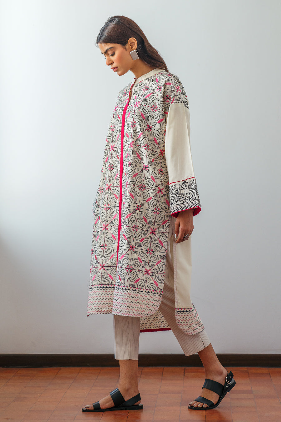 EMBROIDERED SHIRT