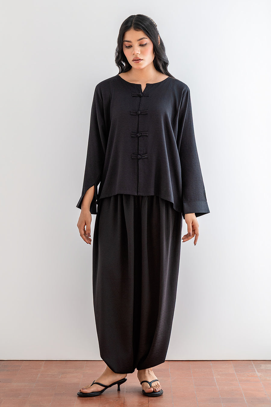 JAPANESE BUTTON TOP