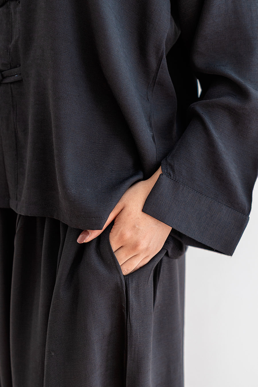 JAPANESE BUTTON TOP