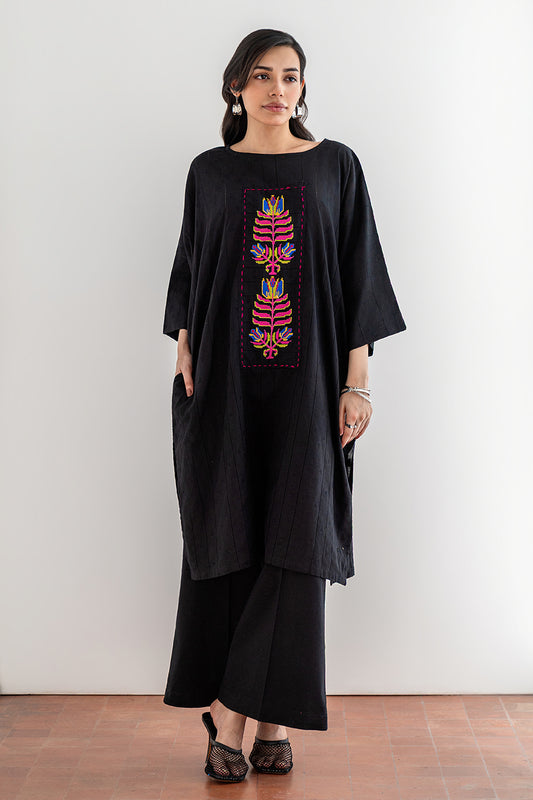 EMBROIDERED SET