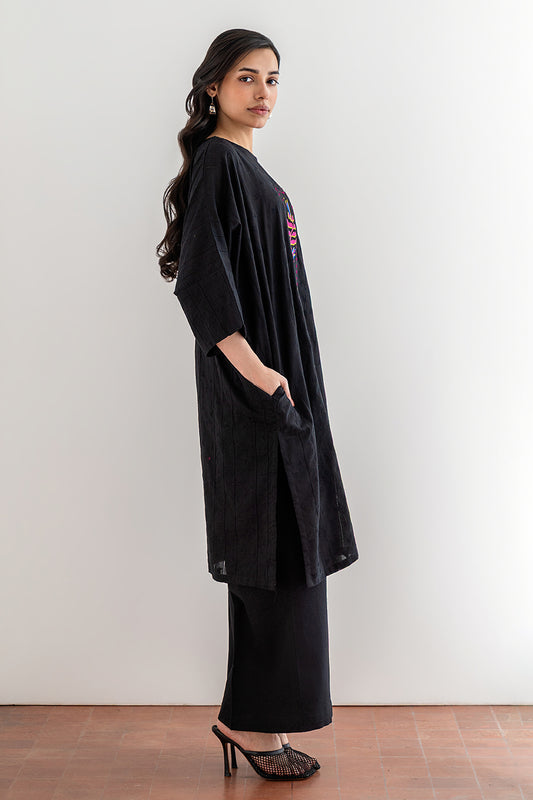 EMBROIDERED SET