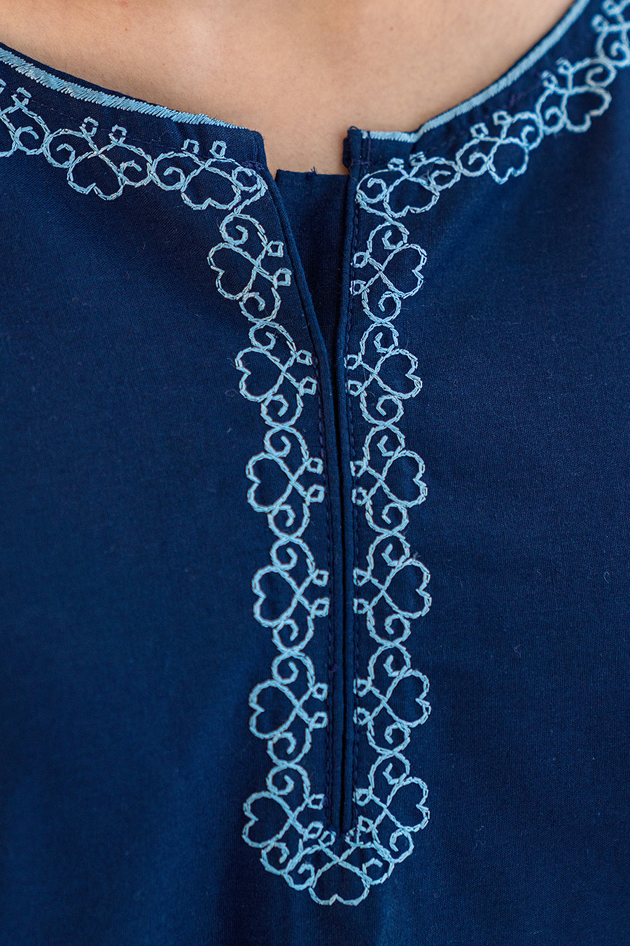 EMBROIDERED SET