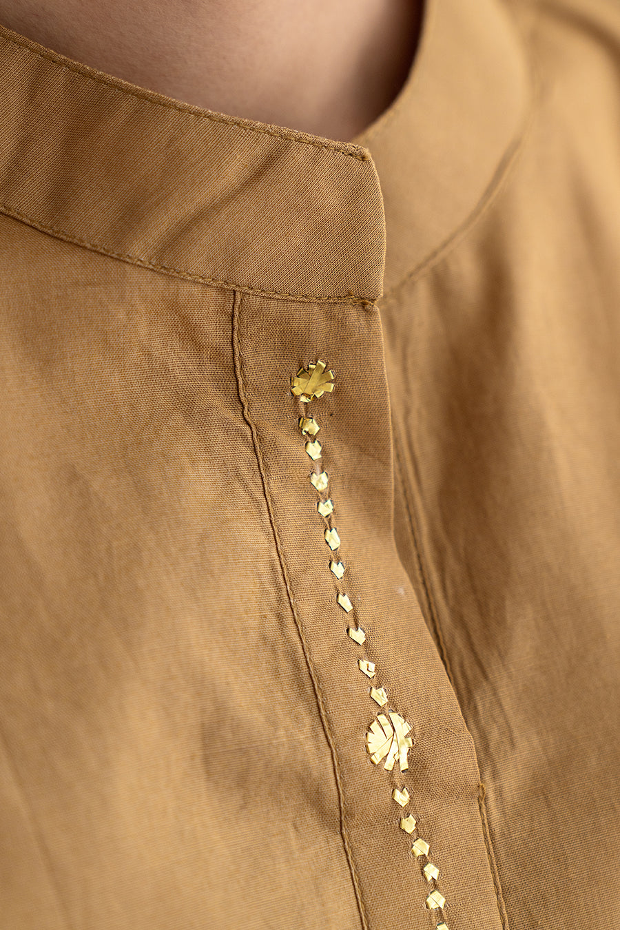 EMBROIDERED SET