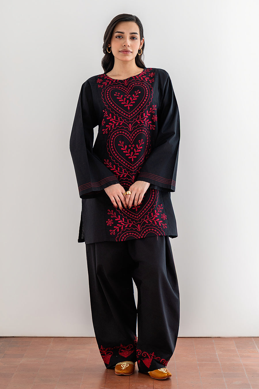 HEART EMBROIDERY SET