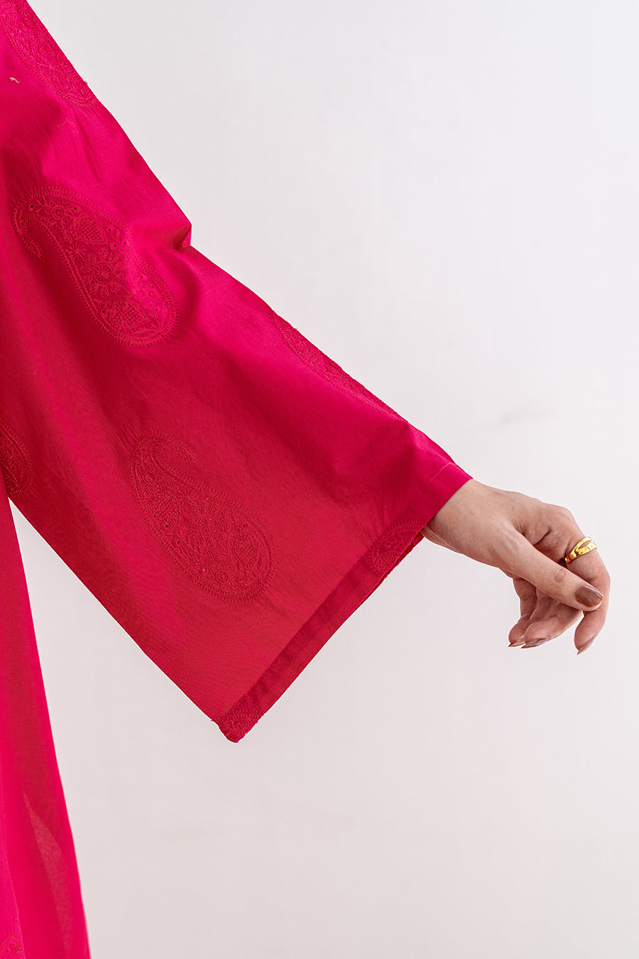 EMBROIDERED SET