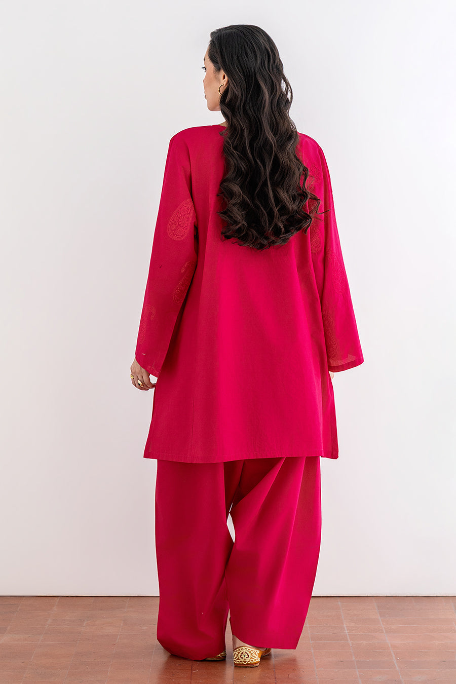 EMBROIDERED SET