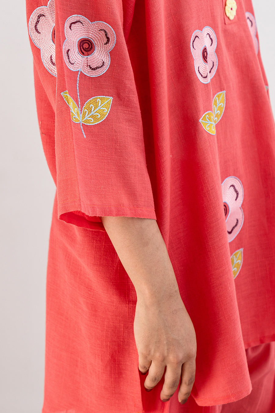 EMBROIDERED SET