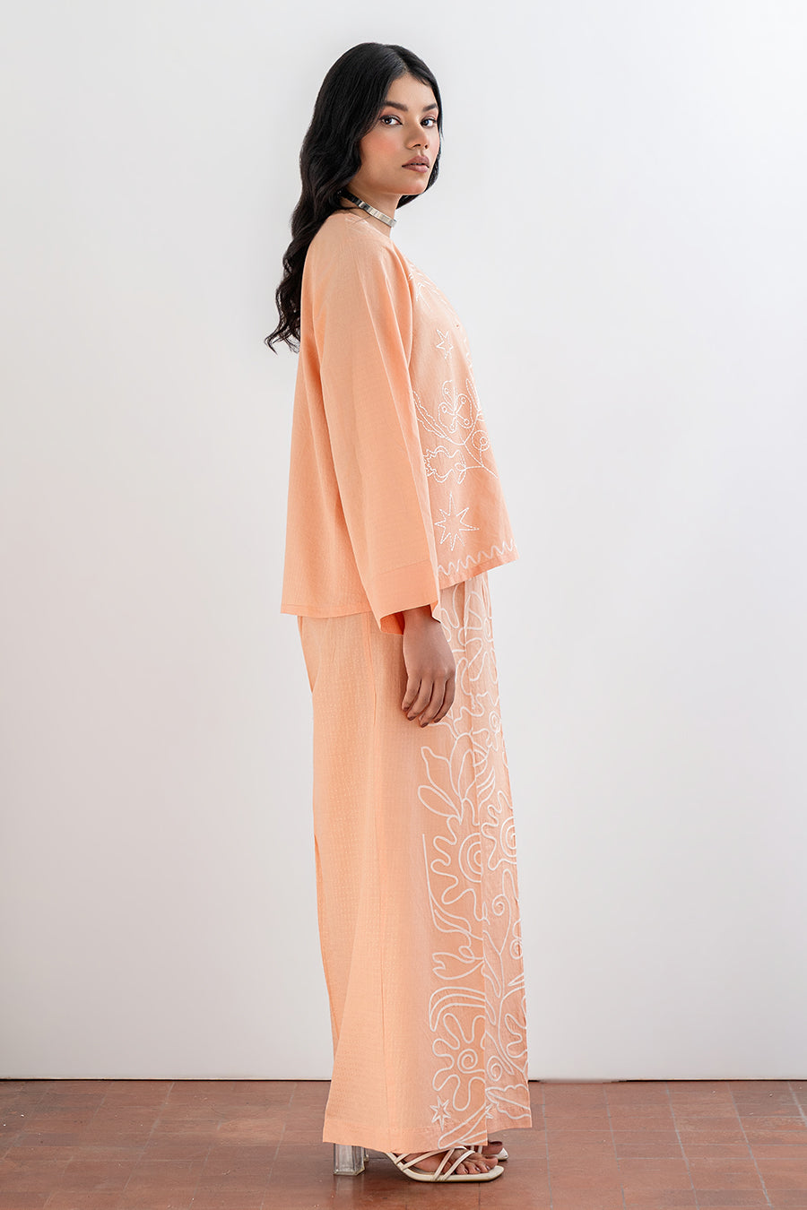 EMBROIDERED SET