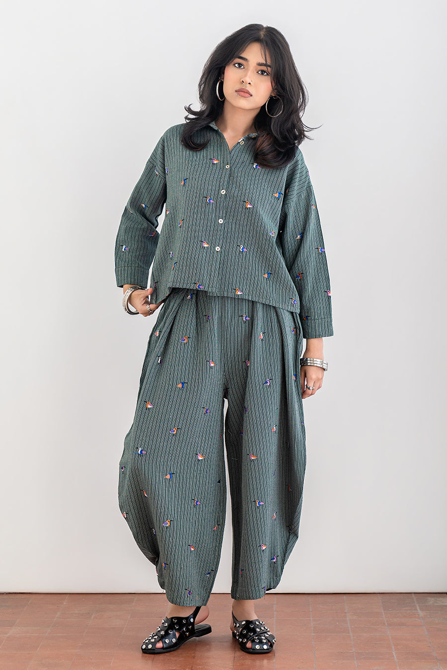 EMBROIDERED SET