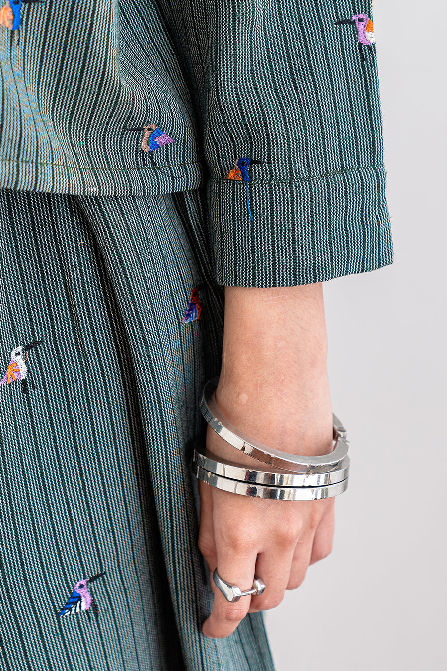 EMBROIDERED SET