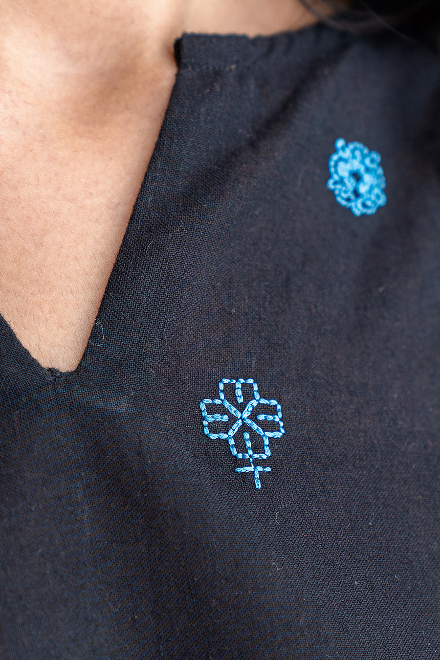 EMBROIDERED TOP