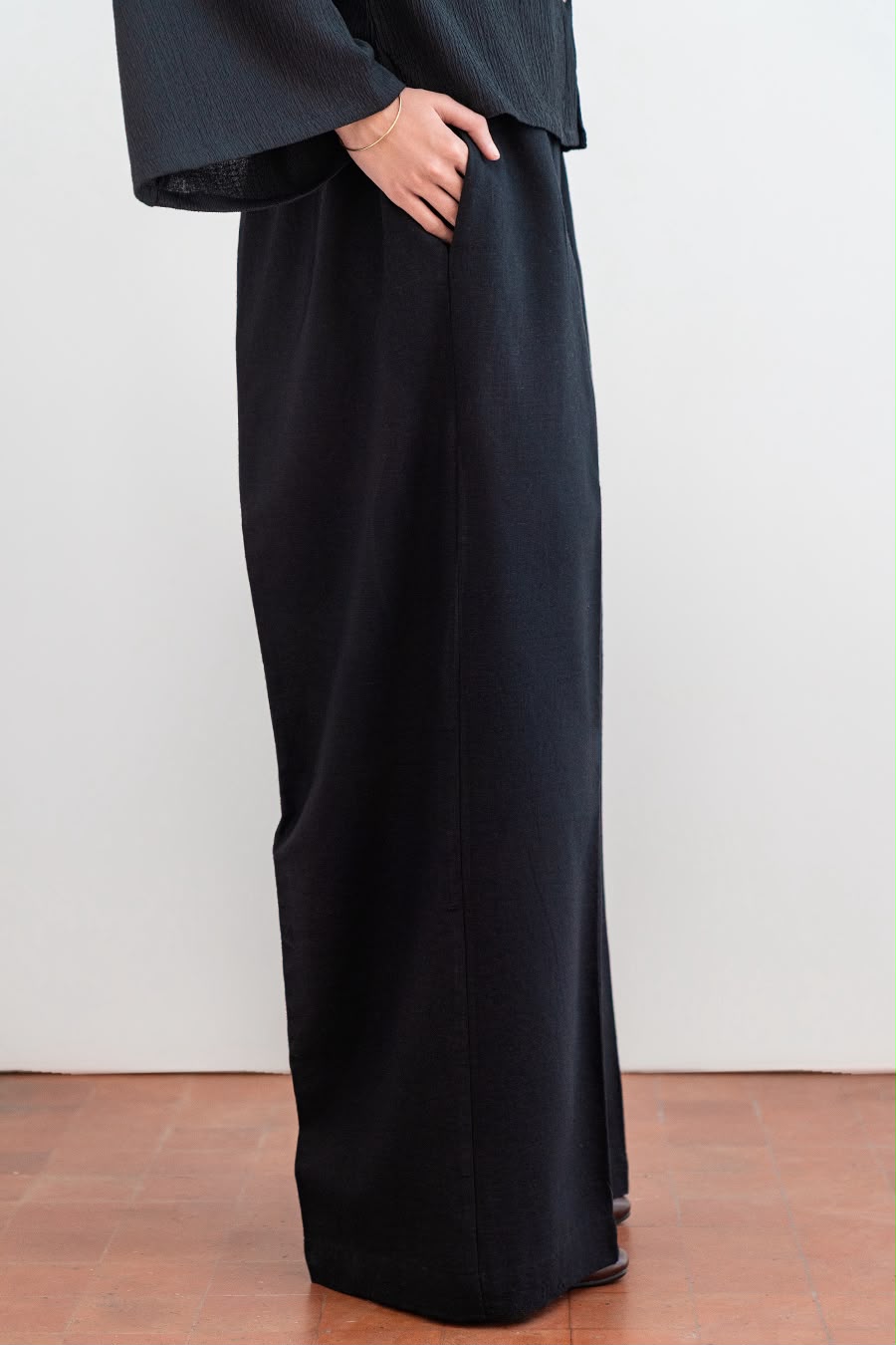 PLEATED SLACK PANTS