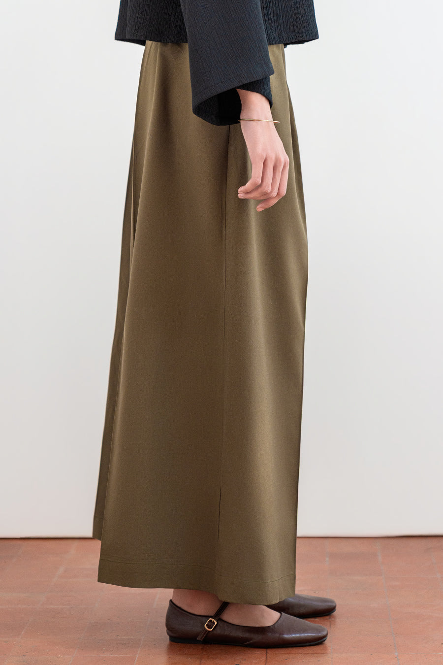 CROPPED PLEATED PANTS