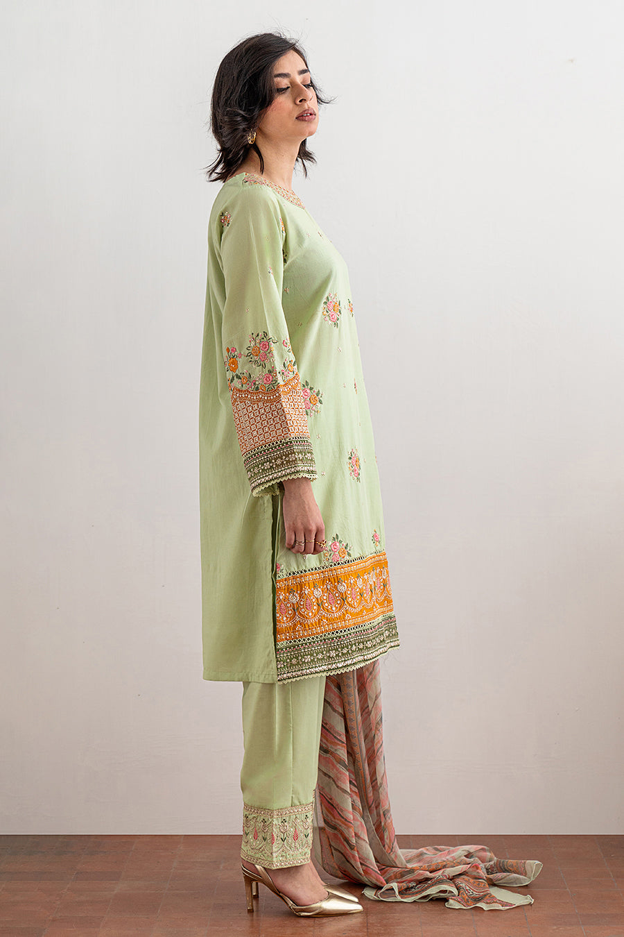3 PIECE EMBROIDERED SUIT - LUXURY PRET