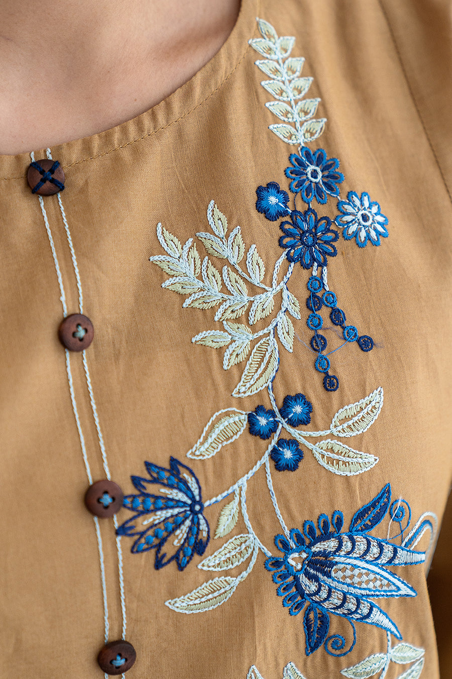 EMBROIDERED SET