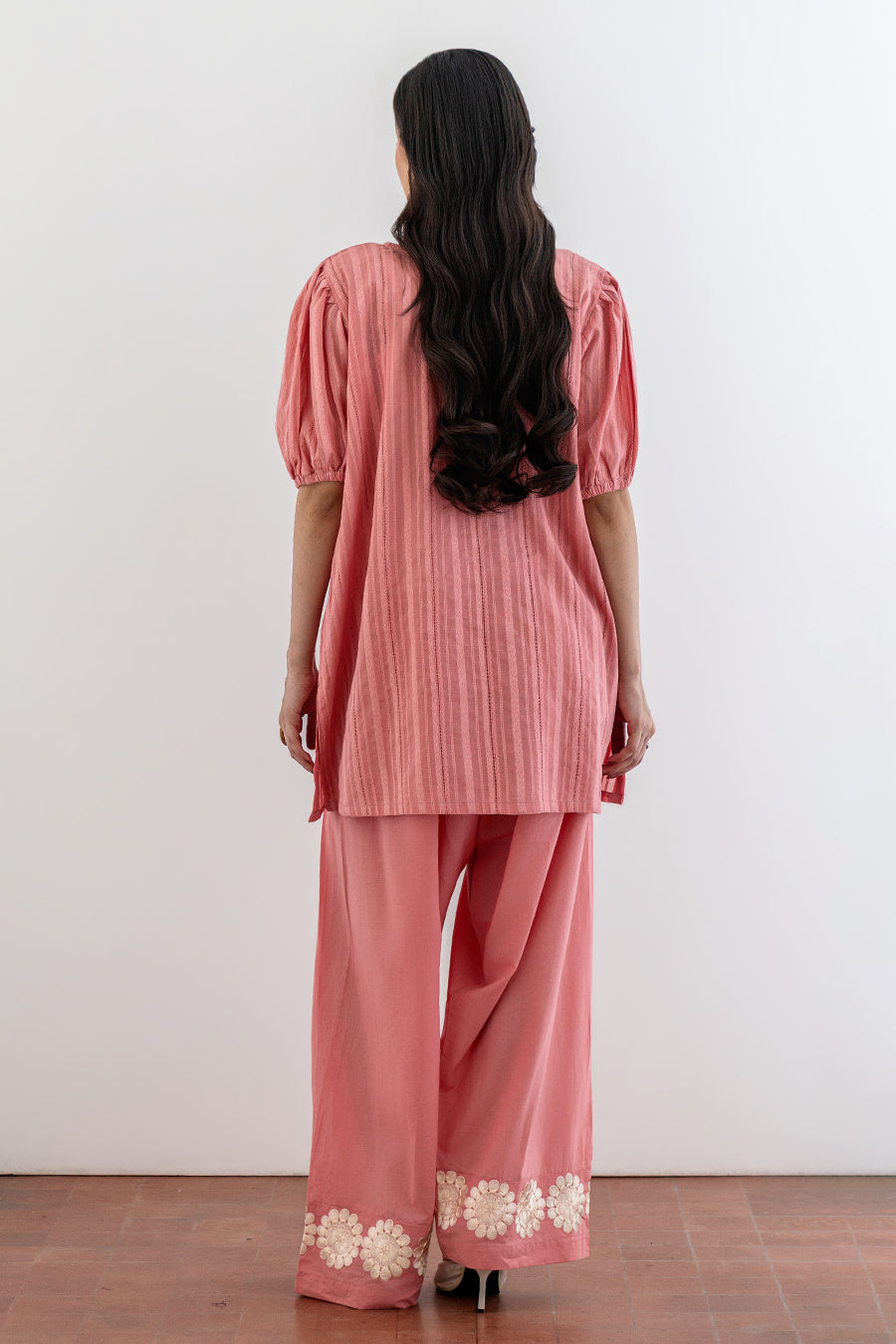 EMBROIDERED SET